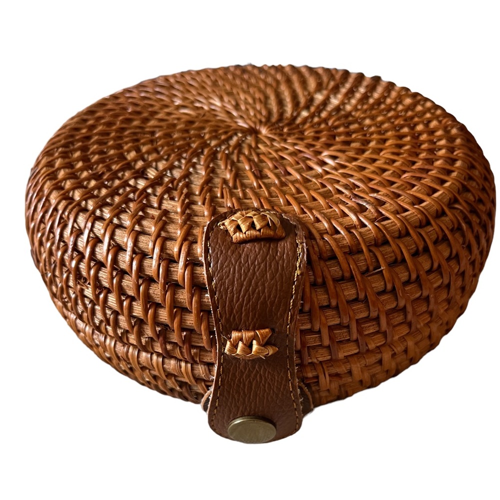 E|N Expressions Nyc Round Rattan Wicker Shoulder … - image 2